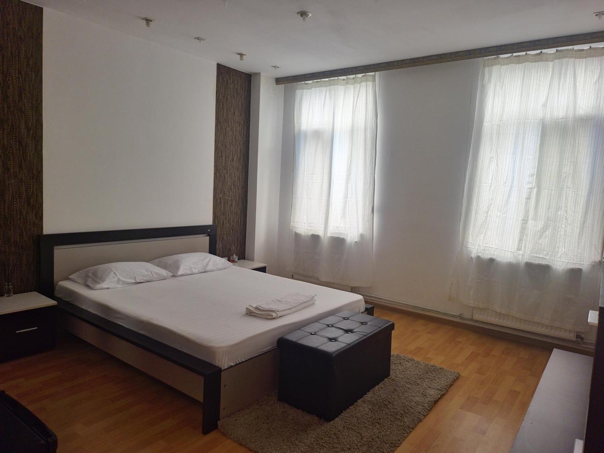 Aparthotel Yanis Bukarest Kültér fotó